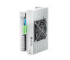 Drive para motor de passo R110PLUS 2 fases com corrente máxima 7,2A, tensão 100-230VAC, protocolo TTL, porta USB, 3 entradas e 1 saída digital, proteção IP54 e dimensões 178x109x68mm